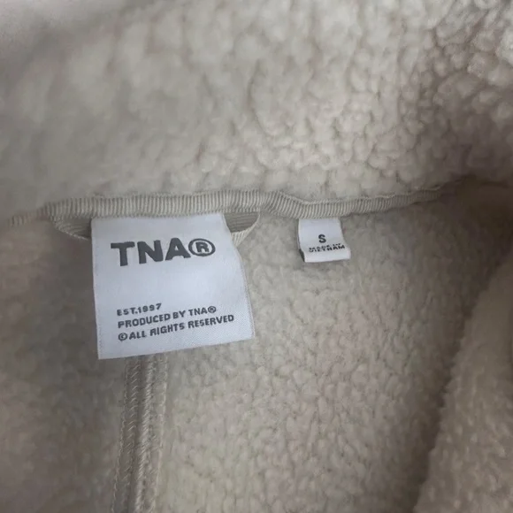Aritzia Polartec Thermal Pro Half-Zip Sweatshirt - Picture 3 of 3